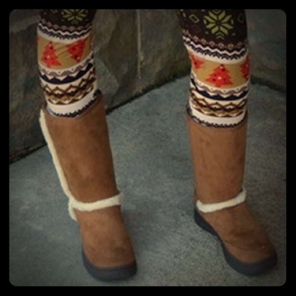 Faux fur-lined boots